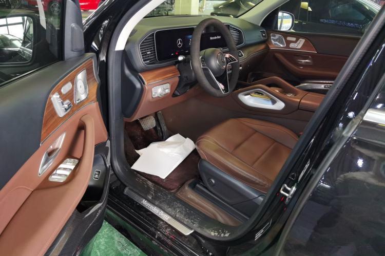 Used Mercedes-Benz GLE 2024 GLE 450 4MATIC Stylish Model Interior 3