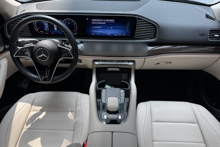 Used Mercedes-Benz GLE 2024 Refreshed GLE 350 4MATIC Stylish Edition Interior 3