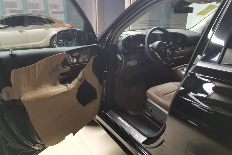 Used Mercedes-Benz GLE 2024 GLE 450 4MATIC Stylish Model Interior 3