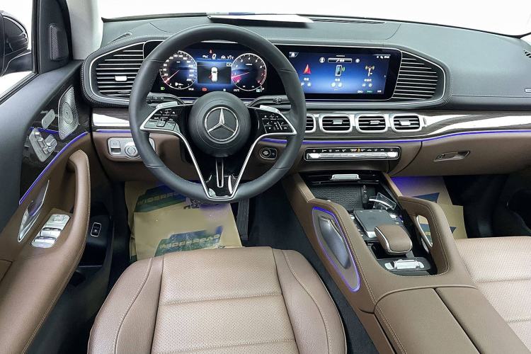 Used Mercedes-Benz GLE 2024 Refreshed GLE 350 4MATIC Stylish Edition Interior 3