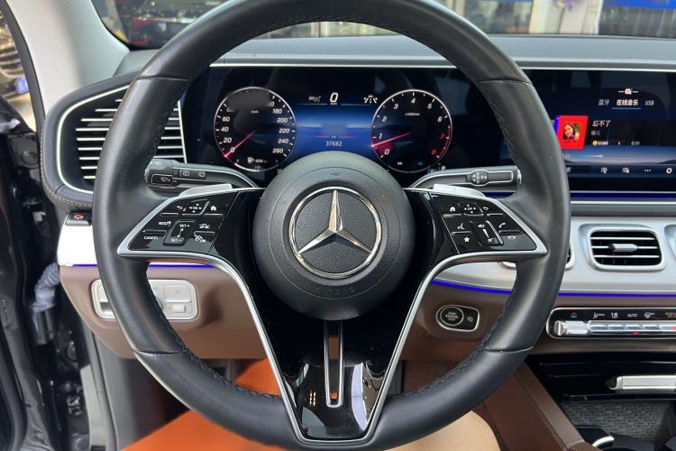 Used Mercedes-Benz GLE 2024 GLE 350 4MATIC Dynamic Edition Interior 3