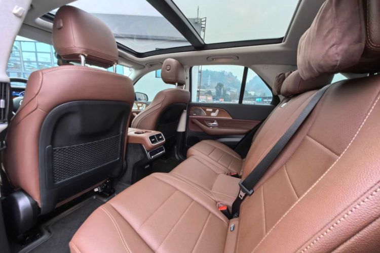 Used Mercedes-Benz GLE 2024 GLE 450 4MATIC Stylish Model Interior 3