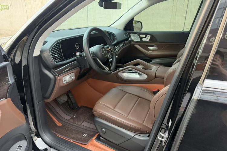 Used Mercedes-Benz GLE 2024 GLE 350 4MATIC Stylish Model Interior 3