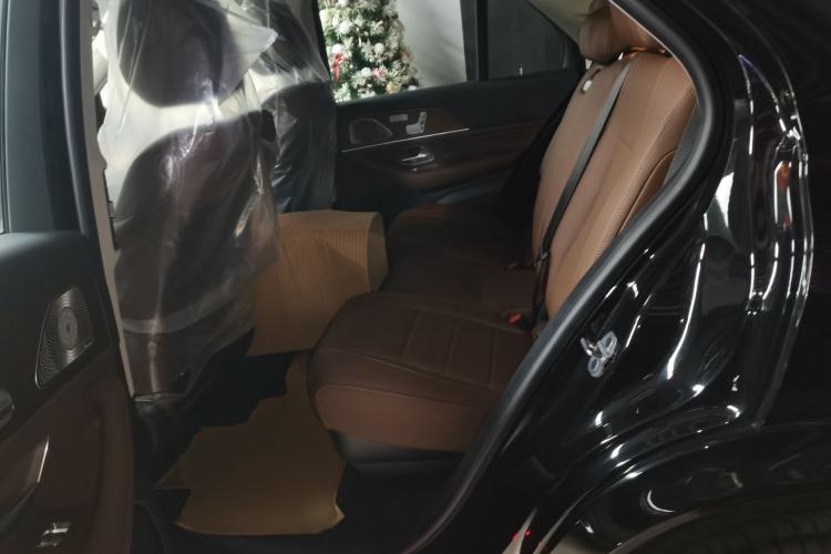Used Mercedes-Benz GLE 2024 GLE 450 4MATIC Stylish Model Interior 4