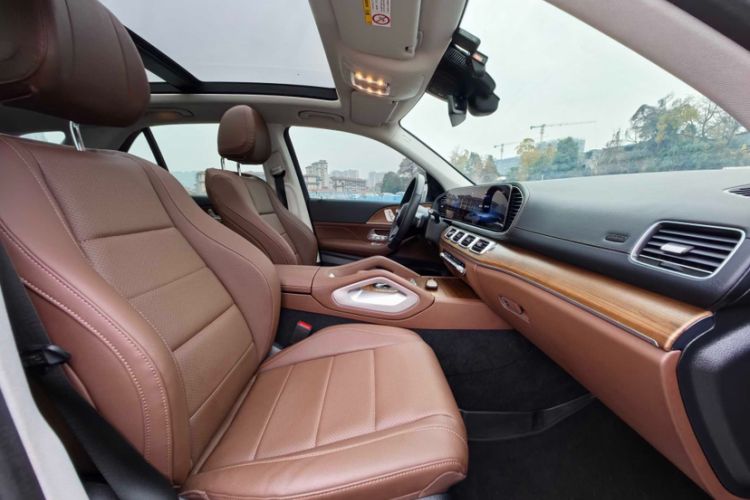 Used Mercedes-Benz GLE 2024 GLE 450 4MATIC Stylish Model Interior 4