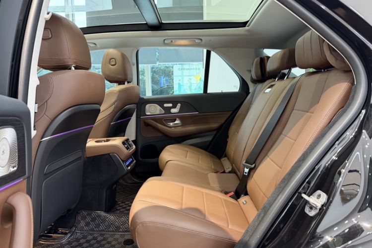 Used Mercedes-Benz GLE 2024 GLE 450 4MATIC Luxury Model Interior 5