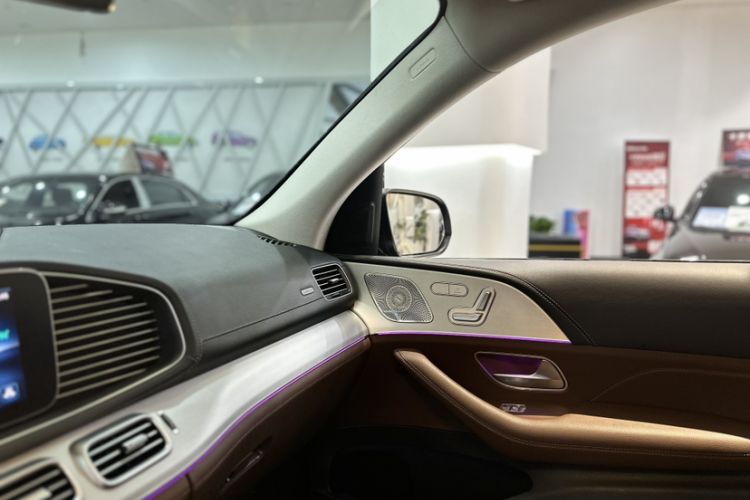 Used Mercedes-Benz GLE 2024 GLE 450 4MATIC AMG Line Interior 5
