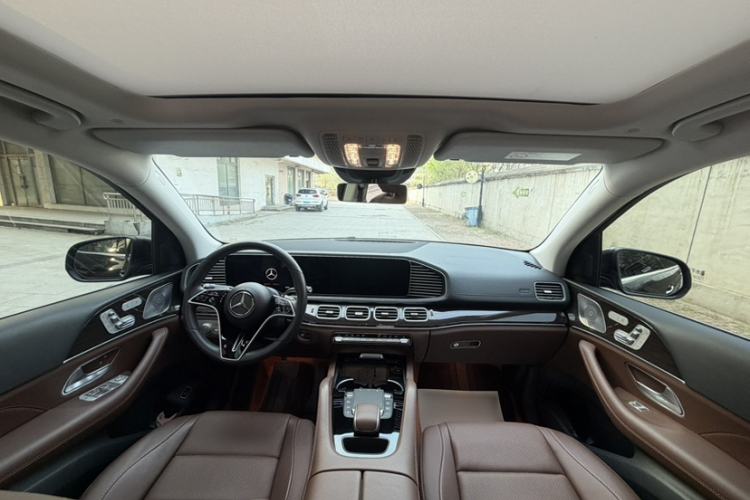 Used Mercedes-Benz GLE 2024 GLE 350 4MATIC Stylish Model Interior 5