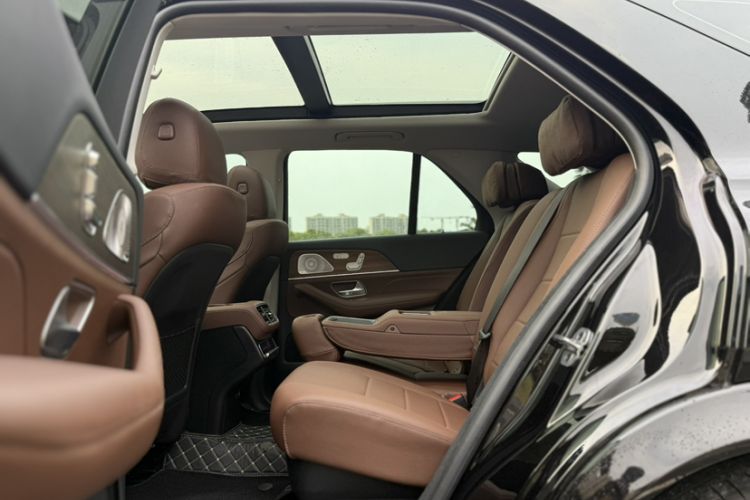 Used Mercedes-Benz GLE 2024 GLE 450 4MATIC Stylish Model Interior 5