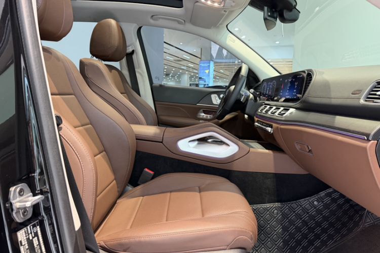 Used Mercedes-Benz GLE 2024 GLE 450 4MATIC Luxury Model Interior 8