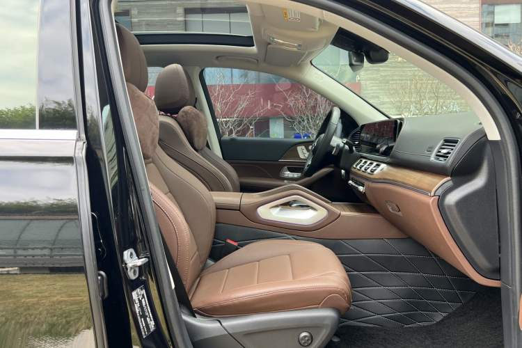 Used Mercedes-Benz GLE 2024 GLE 450 4MATIC Stylish Model Interior 8