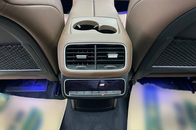 Used Mercedes-Benz GLE 2024 Refreshed GLE 350 4MATIC Stylish Edition Interior 9
