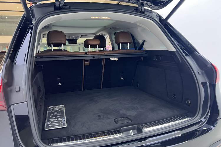 Used Mercedes-Benz GLE 2024 GLE 350 4MATIC Dynamic Edition Interior 9