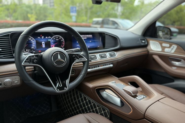 Used Mercedes-Benz GLE 2024 GLE 450 4MATIC Stylish Model Interior 9