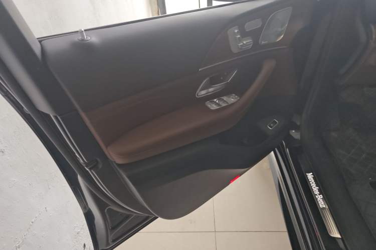 Used Mercedes-Benz GLE 2024 GLE 450 4MATIC Stylish Model Left Front Door Interior