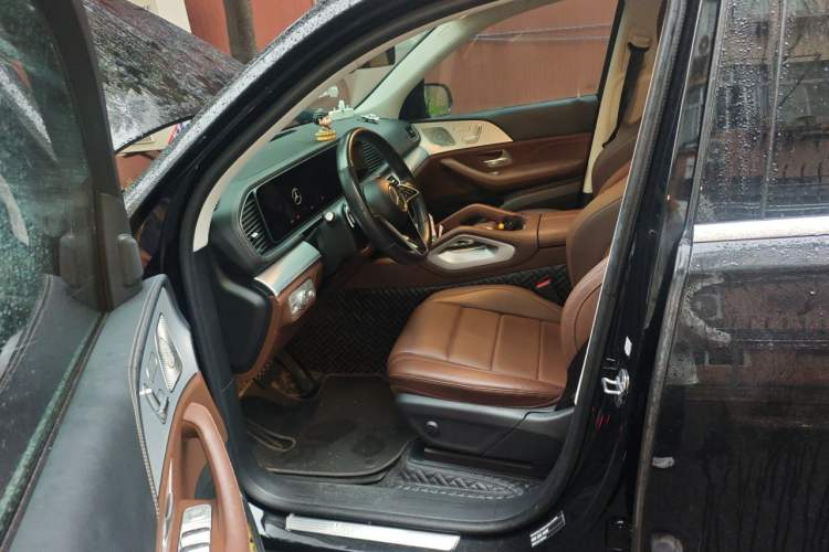 Used Mercedes-Benz GLE 2024 GLE 450 4MATIC AMG Line Left Front Seat