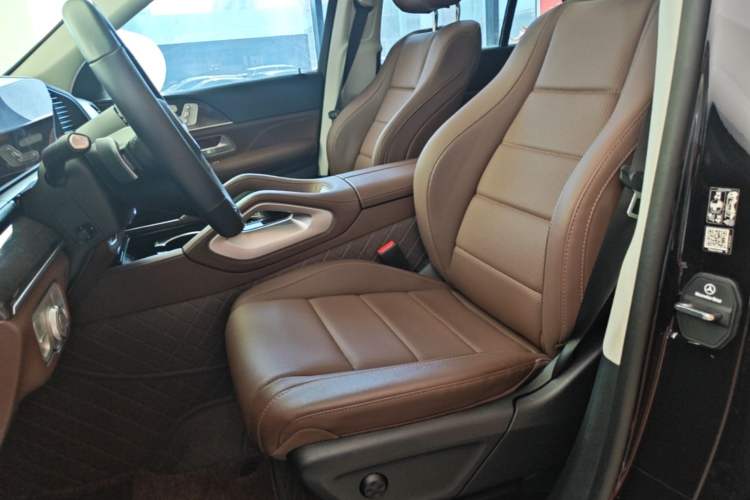 Used Mercedes-Benz GLE 2024 Refreshed GLE 350 4MATIC Stylish Edition Left Front Seat