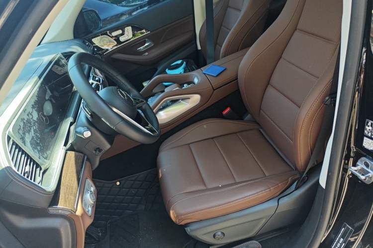 Used Mercedes-Benz GLE 2024 Refreshed GLE 350 4MATIC Stylish Edition Left Front Seat