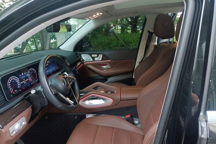 Used Mercedes-Benz GLE 2024 Refreshed GLE 350 4MATIC Stylish Edition Left Front Seat