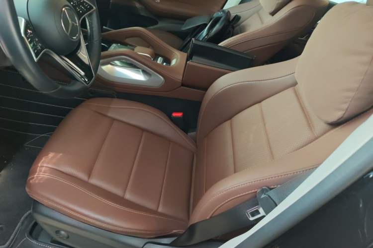 Used Mercedes-Benz GLE 2024 Refreshed GLE 350 4MATIC Stylish Edition Left Front Seat