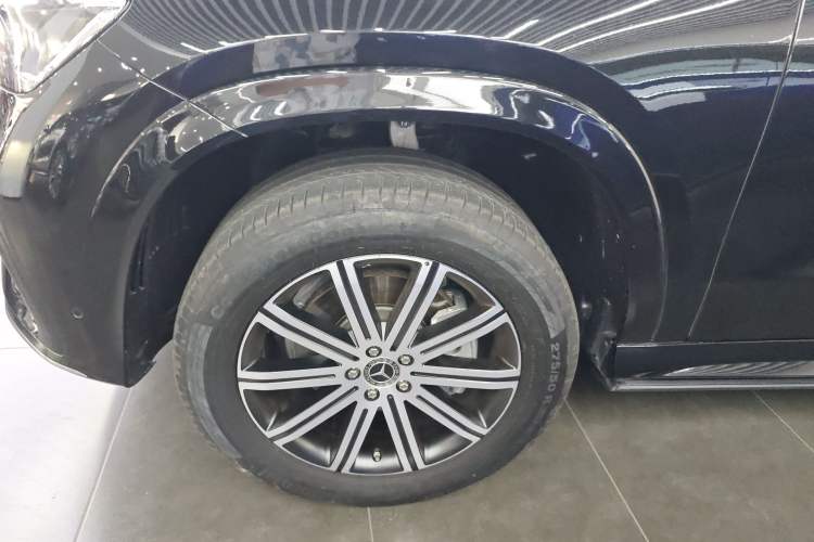 Used Mercedes-Benz GLE 2024 Refreshed GLE 350 4MATIC Stylish Edition Left Front Wheel Hub