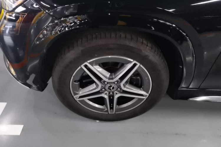 Used Mercedes-Benz GLE 2024 GLE 450 4MATIC Stylish Model Left Front Wheel Hub