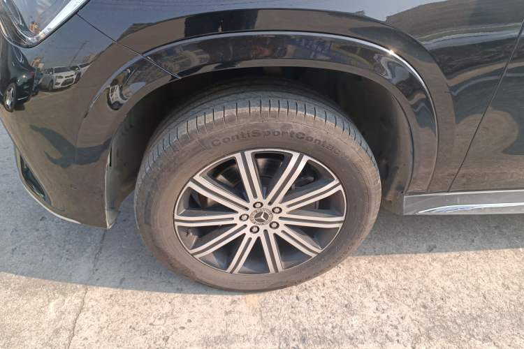 Used Mercedes-Benz GLE 2024 Refreshed GLE 350 4MATIC Stylish Edition Left Front Wheel Hub