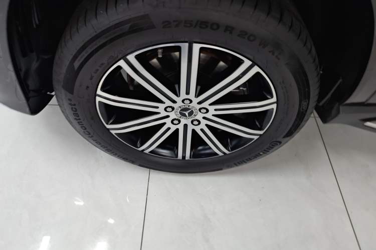 Used Mercedes-Benz GLE 2024 Refreshed GLE 350 4MATIC Stylish Edition Left Front Wheel Hub