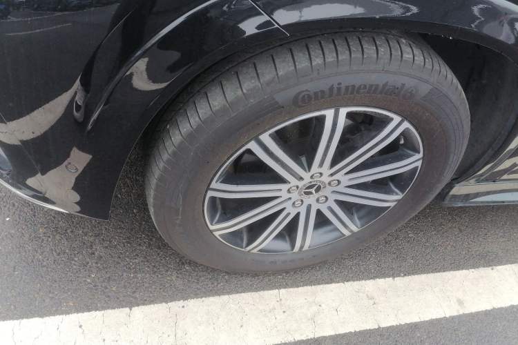 Used Mercedes-Benz GLE 2024 Refreshed GLE 350 4MATIC Stylish Edition Left Front Wheel Hub