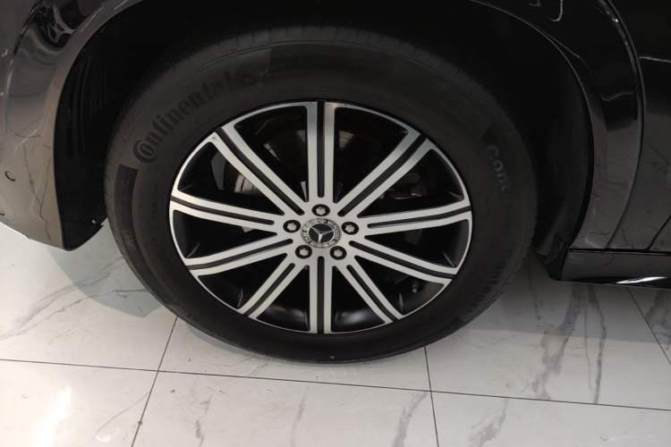 Used Mercedes-Benz GLE 2024 Refreshed GLE 350 4MATIC Stylish Edition Left Front Wheel Hub