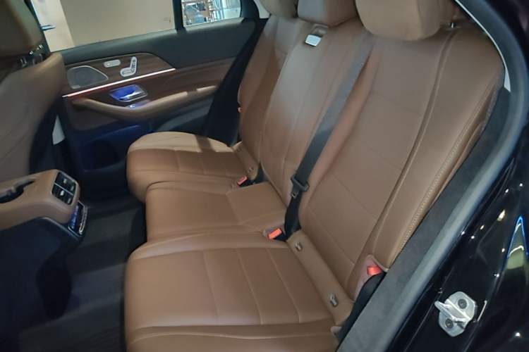 Used Mercedes-Benz GLE 2024 GLE 450 4MATIC Stylish Model Left Rear Seat