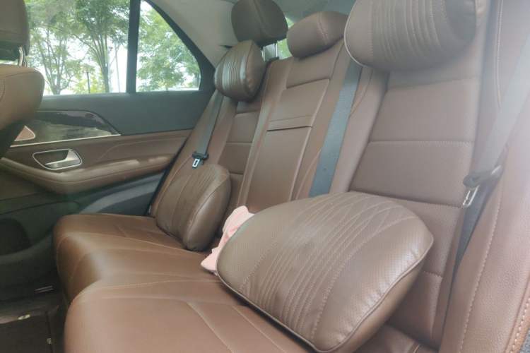 Used Mercedes-Benz GLE 2024 Refreshed GLE 350 4MATIC Stylish Edition Left Rear Seat