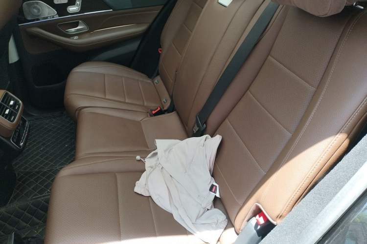 Used Mercedes-Benz GLE 2024 GLE 350 4MATIC Stylish Model Left Rear Seat