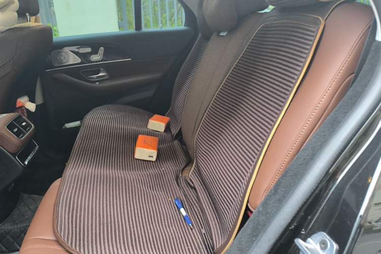 Used Mercedes-Benz GLE 2024 Refreshed GLE 350 4MATIC Stylish Edition Left Rear Seat
