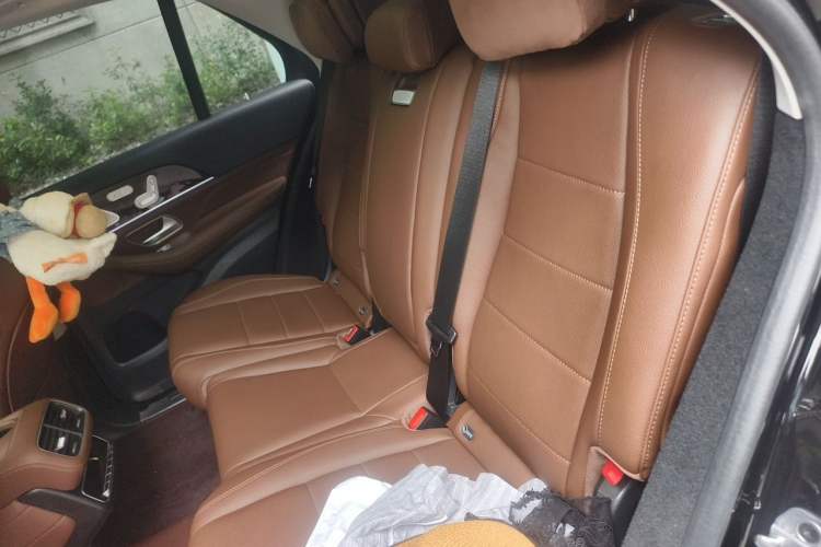Used Mercedes-Benz GLE 2024 Refreshed GLE 350 4MATIC Stylish Edition Left Rear Seat