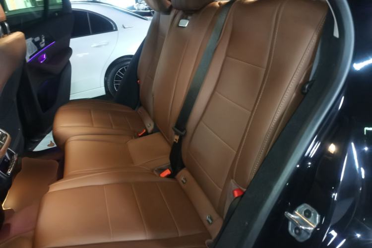 Used Mercedes-Benz GLE 2024 Refreshed GLE 350 4MATIC Stylish Edition Left Rear Seat