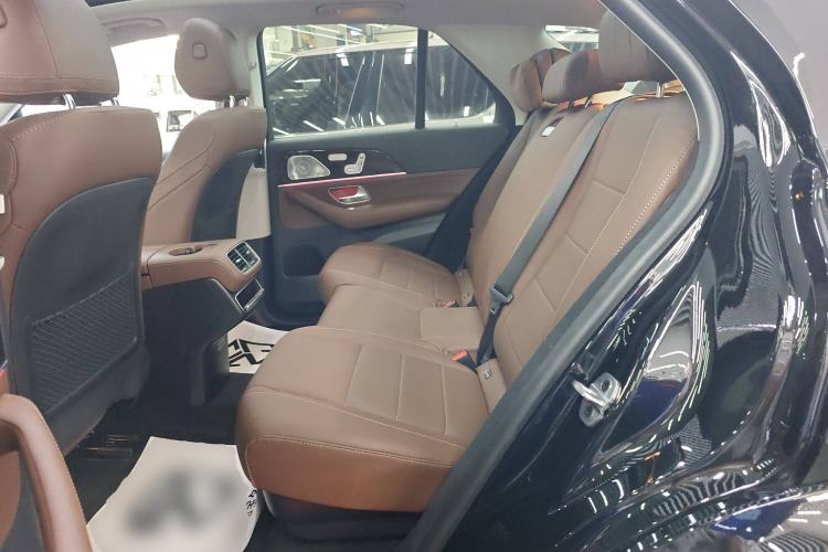 Used Mercedes-Benz GLE 2024 Refreshed GLE 350 4MATIC Stylish Edition Left Rear Seat