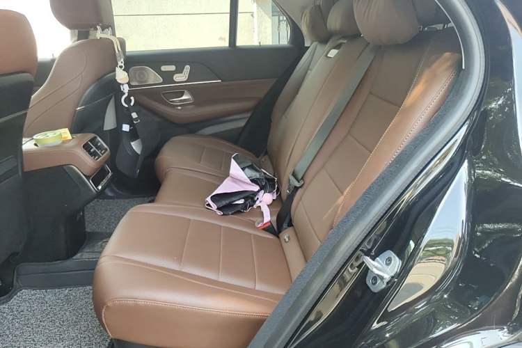 Used Mercedes-Benz GLE 2024 GLE 450 4MATIC Luxury Model Left Rear Seat