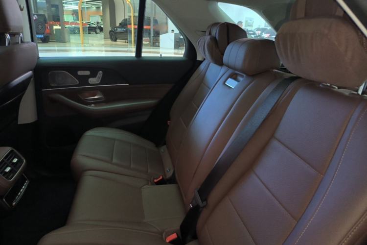 Used Mercedes-Benz GLE 2024 GLE 450 4MATIC Luxury Model Left Rear Seat