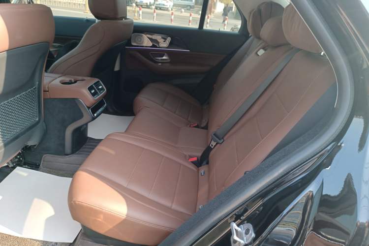 Used Mercedes-Benz GLE 2024 Refreshed GLE 350 4MATIC Stylish Edition Left Rear Seat