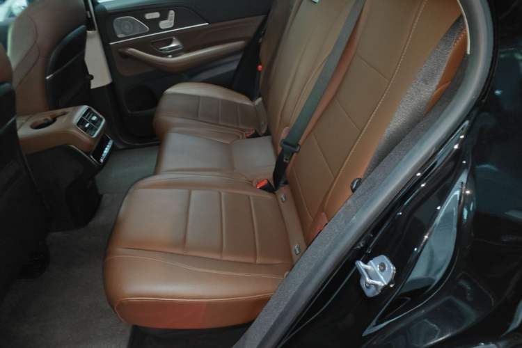 Used Mercedes-Benz GLE 2024 GLE 450 4MATIC Luxury Model Left Rear Seat