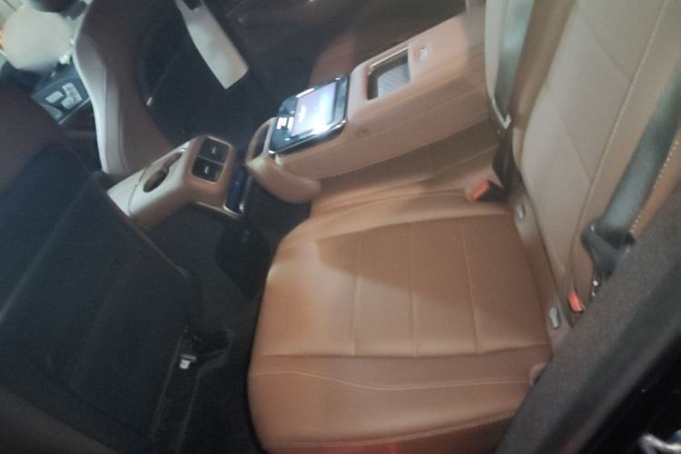 Used Mercedes-Benz GLE 2024 GLE 450 4MATIC Luxury Model Left Rear Seat