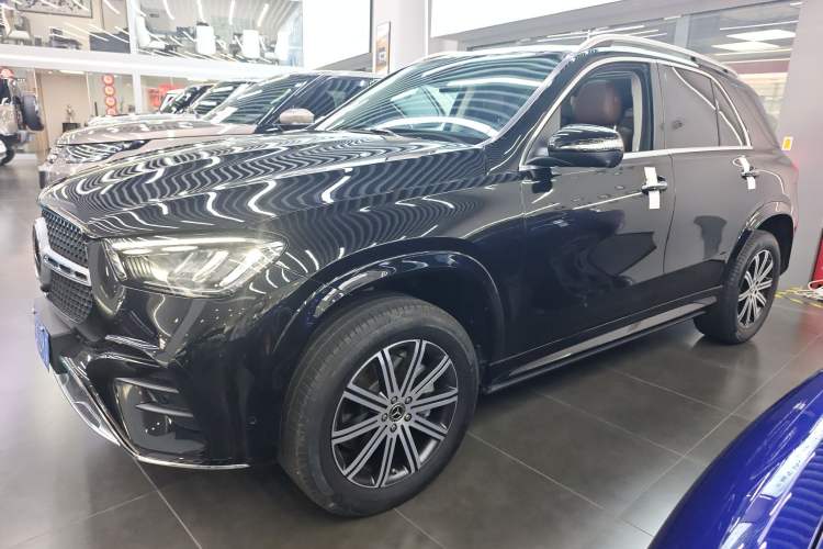 Used Mercedes-Benz GLE 2024 Refreshed GLE 350 4MATIC Stylish Edition Left Side
