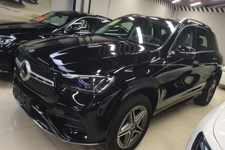 Used Mercedes-Benz GLE 2024 GLE 450 4MATIC Stylish Model Left Side