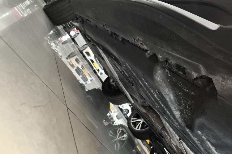 Used Mercedes-Benz GLE 2024 Refreshed GLE 350 4MATIC Stylish Edition Left Side Sill