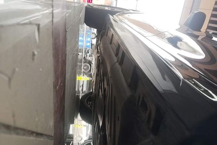 Used Mercedes-Benz GLE 2024 GLE 450 4MATIC Stylish Model Left Side Sill