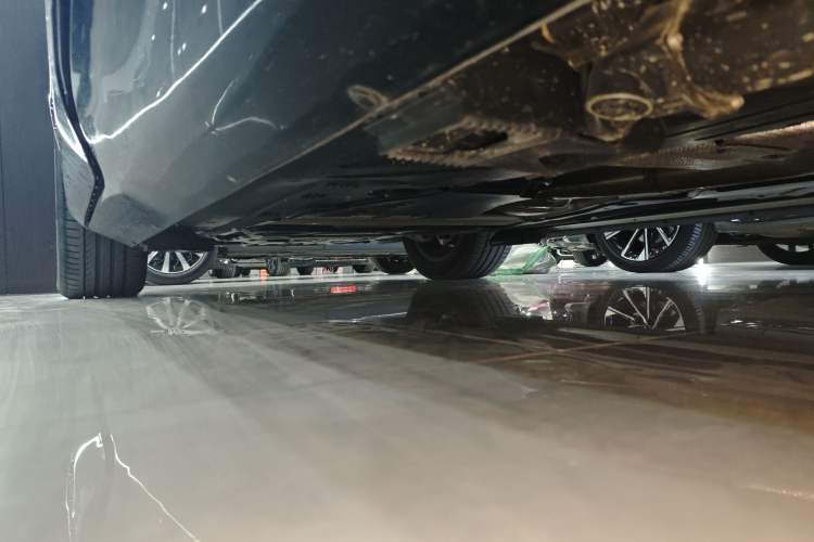 Used Mercedes-Benz GLE 2024 GLE 350 4MATIC Stylish Model Left Side Sill
