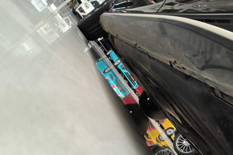 Used Mercedes-Benz GLE 2024 GLE 350 4MATIC Dynamic Edition Left Side Sill