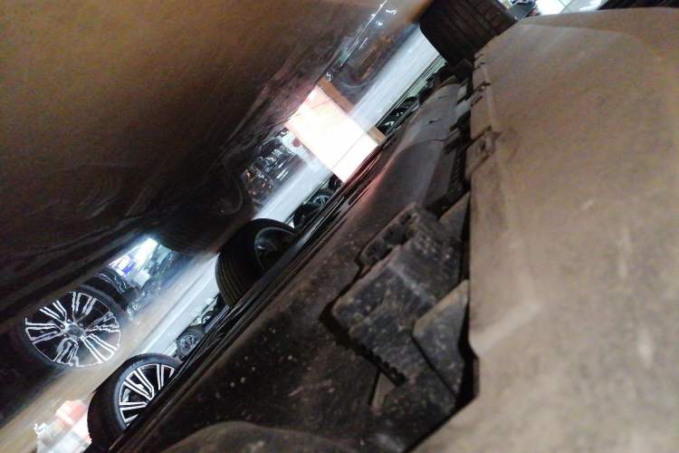 Used Mercedes-Benz GLE 2024 GLE 450 4MATIC Luxury Model Left Side Sill