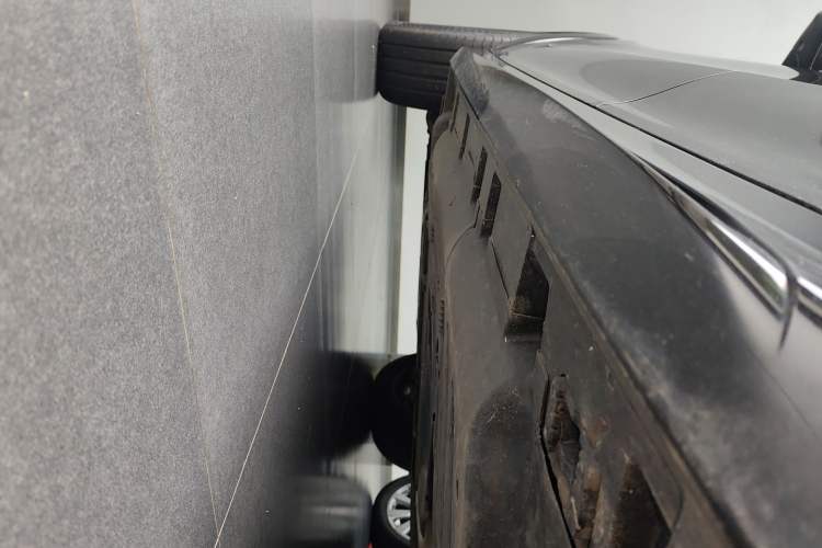 Used Mercedes-Benz GLE 2024 GLE 450 4MATIC Stylish Model Left Side Sill